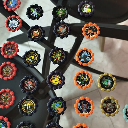 Pokemon lot with caps and two cases used