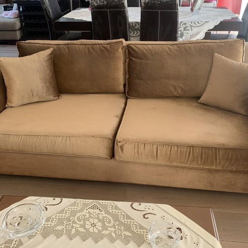 Sofas like new, set of 2 with wooden legs and removable cushions