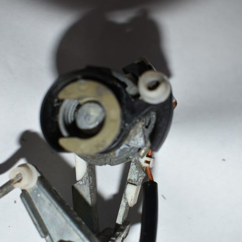 VW Golf 4 ignition lock used with key and 3 door locks