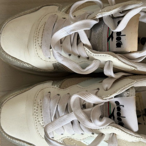 Diadora white athletic shoes like new, suede leather size 36