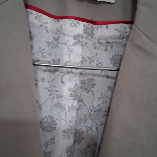 BSB suit set beige like new, jacket size 44, skirt size 40