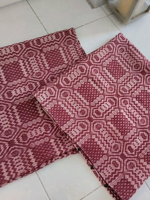 Woven traditional pillows like new, 50x50 cm, burgundy, set of 2