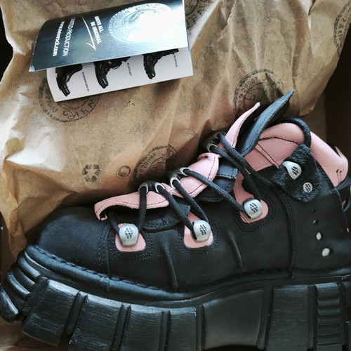 New Rock Nubuck sneakers size 41 black and pink new