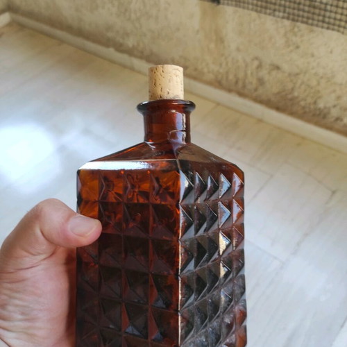 Old Spanish Amber Whiskey Bottle Liquor Decanter with Wooden Holder like new