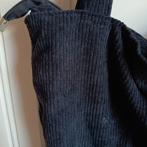 Fabric shoulder bags like new, black corduroy and blue denim