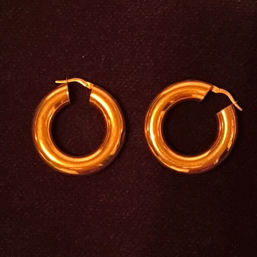 14K Gold Hoop Earrings like new, Italian puffed design