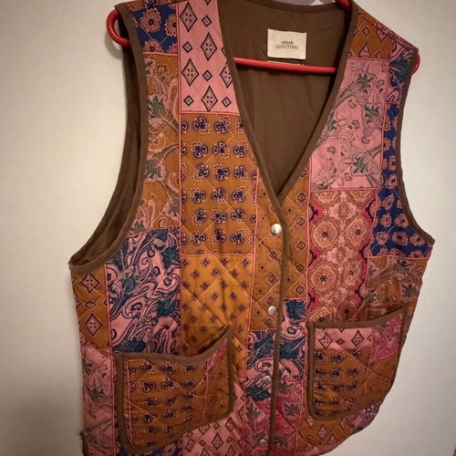 Urban Outfitters vest small like new with pockets and buttons