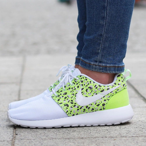 Nike Roshe One Prm λευκά και πράσινα γυναικεία αθλητικά παπούτσια μεταχειρισμένα, νούμερο 39
