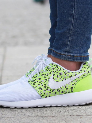Nike Roshe One Prm λευκά και πράσινα γυναικεία αθλητικά παπούτσια μεταχειρισμένα, νούμερο 39