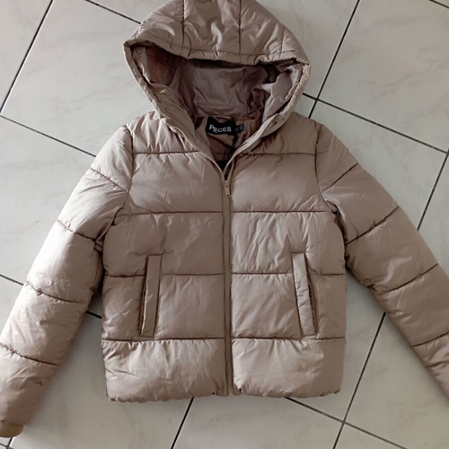 Pieces beige jacket new, size S