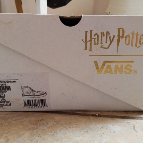 Vans Harry Potter Gryffindor Sneakers like new, size 40, suede and synthetics