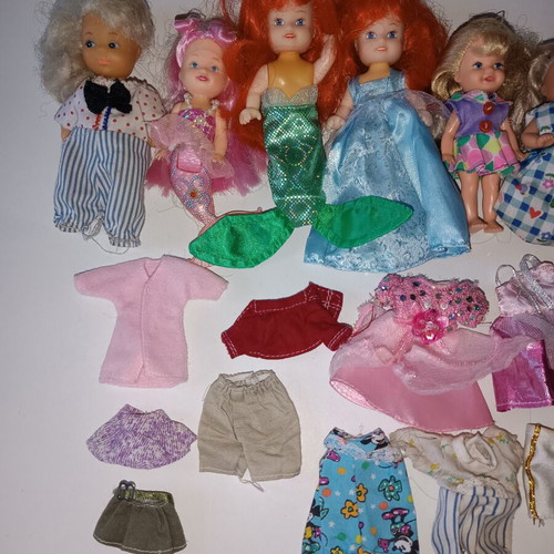 Simba small dolls set used, 10 dolls with 15 clothes