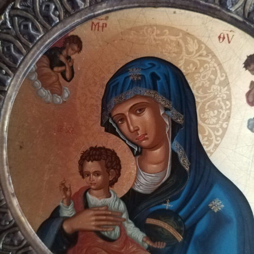 Original Virgin Mary icon with wooden circular frame and silver 925 details like new