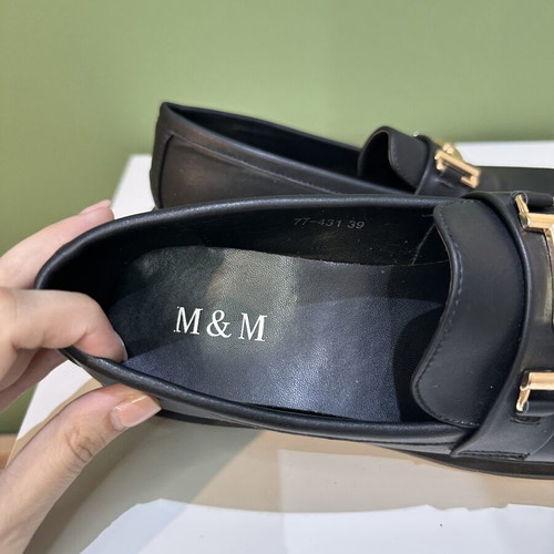 Women's black loafers with gold buckle and chunky sole size 39 like new