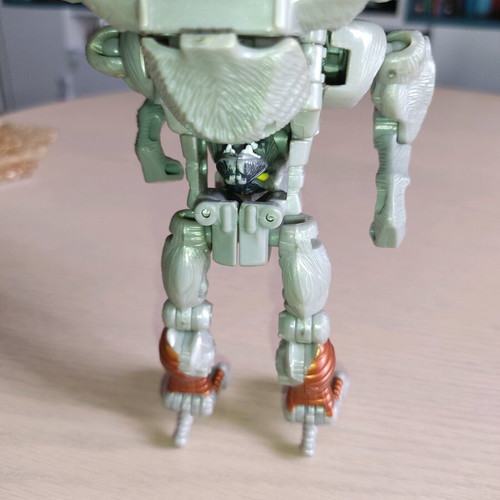Beast Wars figure used wolf - eagle