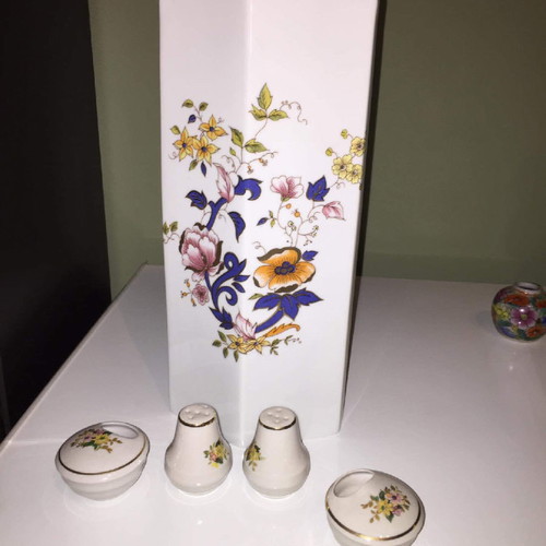 Decorative vase and salt and pepper containers set of 5 pieces