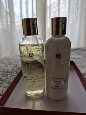 Σετ body lotion & shower gel vanilla μεταχειρισμένο Glamorous Body & Bath