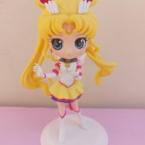 Q Posket Eternal Sailor Moon figure like new