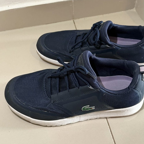 Lacoste women's navy athletic shoes size 41 like new with white sole