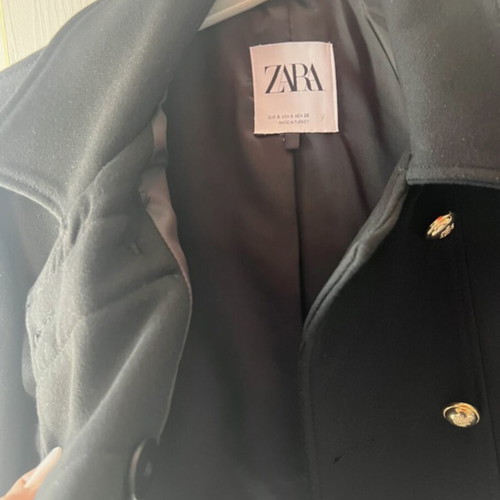 Zara jacket like new, elastic fabric, short, size S
