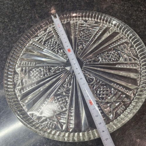 Round glass serving platter like new