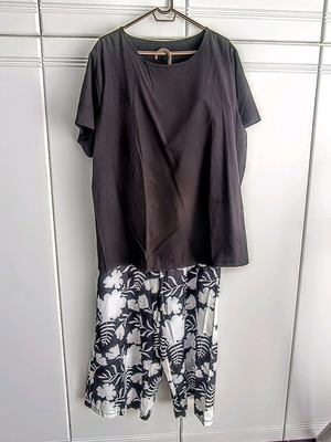 Women's summer set new, black and white, large size