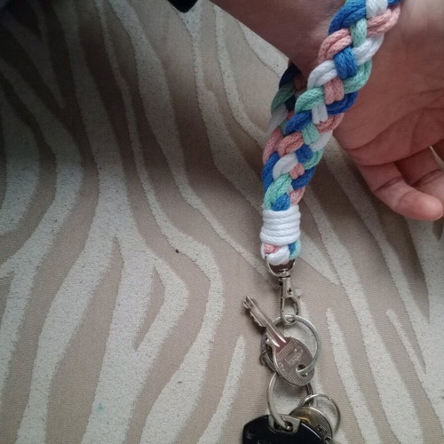 Macrame keychain like new, multicolored
