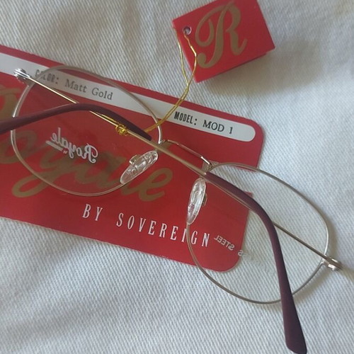 Vintage Royal Metal Eyeglass Frame like new, matt gold, size 51