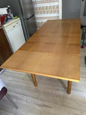 Rectangular kitchen table used, extendable, oak wood and metal legs