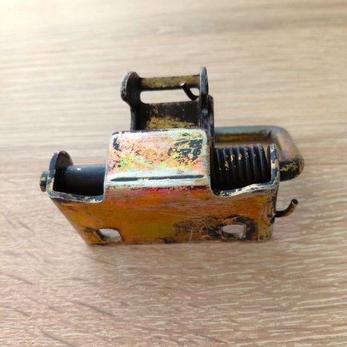 GLX Seat Latch used, functional, very good condition