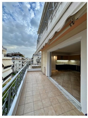 Διαμέρισμα 78 τ.μ. στα Μανιάτικα Πειραιά, 3ος όροφος, 2 υπνοδωμάτια, 1 μπάνιο