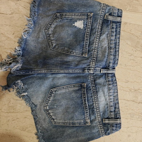 Short denim shorts like new, with pockets, blue