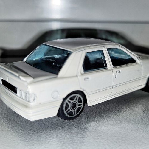 Burago Ford Sierra 1:43 like new