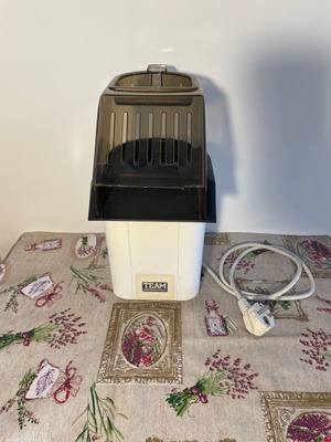 Pop Corn Machine used for homemade oil-free popcorn
