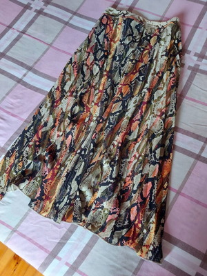 Stradivarius summer skirt Medium like new