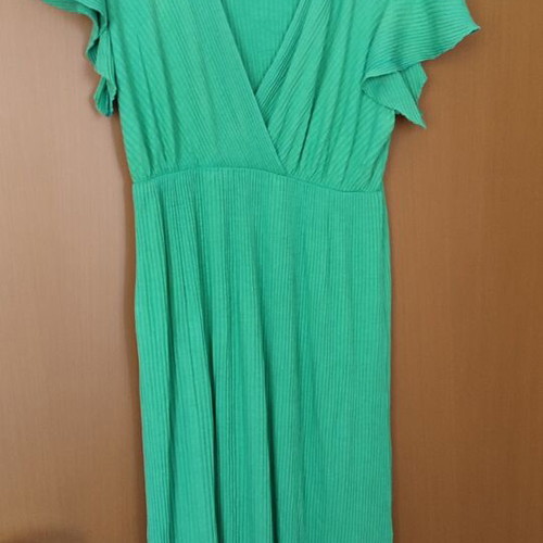 Green dress one size used, summer viscose blend