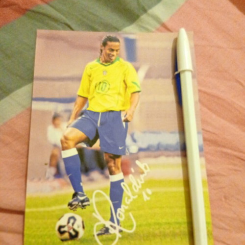 Ronaldinho autograph official replica like new