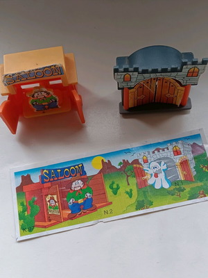 Kinder Surprise Castle and Saloon set used, collectible miniatures