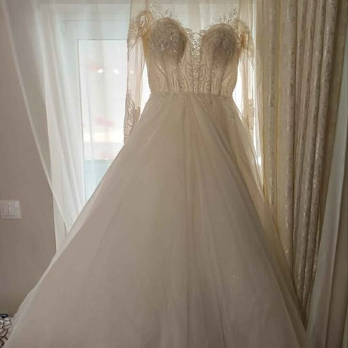 Wedding dress with train, size 42, white, worn once