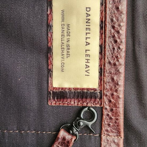Big leather shoulder handbag by Daniela Lehavi like new, multicolor