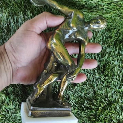 Discobolus of Myron bronze with marble base 22.5 cm like new