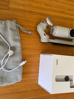Insta360 Flow Smartphone Gimbal stabilizer like new, Stone Gray