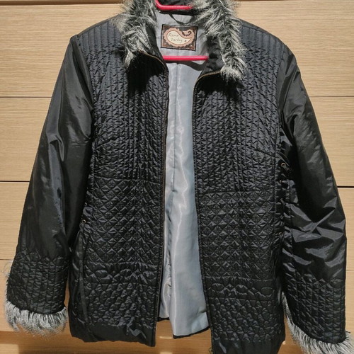 Rene Dehry black mid-length jacket like new with quilted design and faux fur
