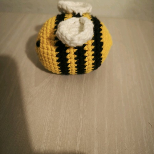 Knitted handmade bee with cotton yarn new