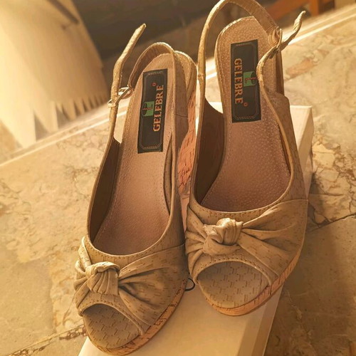 Platform sandal with cork like new, beige, size 39