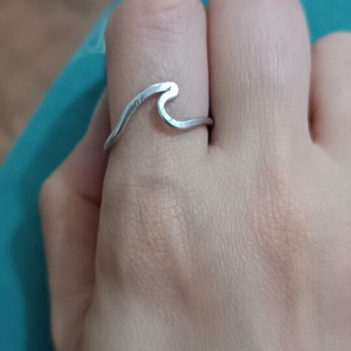 Wave ring adjustable, handmade from aluminum wire, silver color