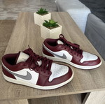Nike Air Jordan 1 Low Bordeaux size 42 like new