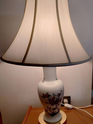 Vintage πορσελάνινο επιτραπέζιο φωτιστικό oriental / chinoiserie σαν καινούργιο, 64 εκ.