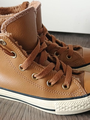 Converse All Star Chucks Hi winter boots brown, new size 31