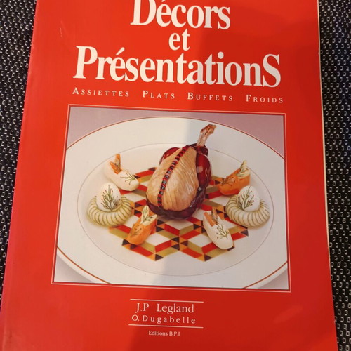 Décors et Présentations book like new, French language